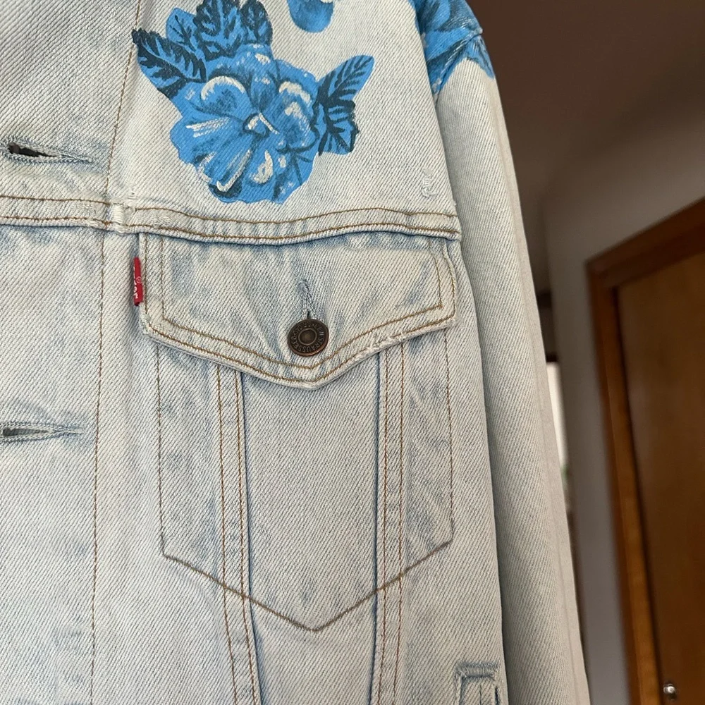 Loveshackfancy x Rialto Jean Jacket Denim Jacket with Blue Floral Embroidery - Picture 4 of 8